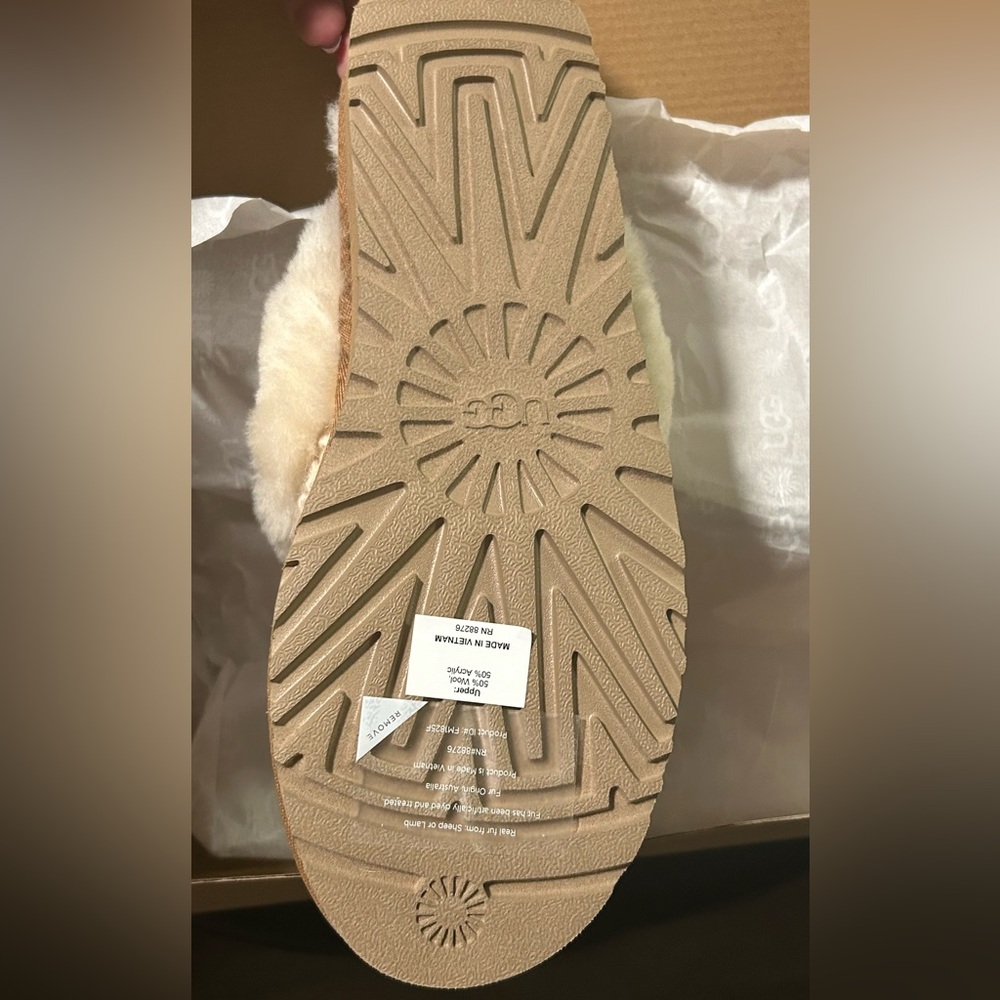 UGG Women's Cozy Slippers - Cream - Picture 10 of 11